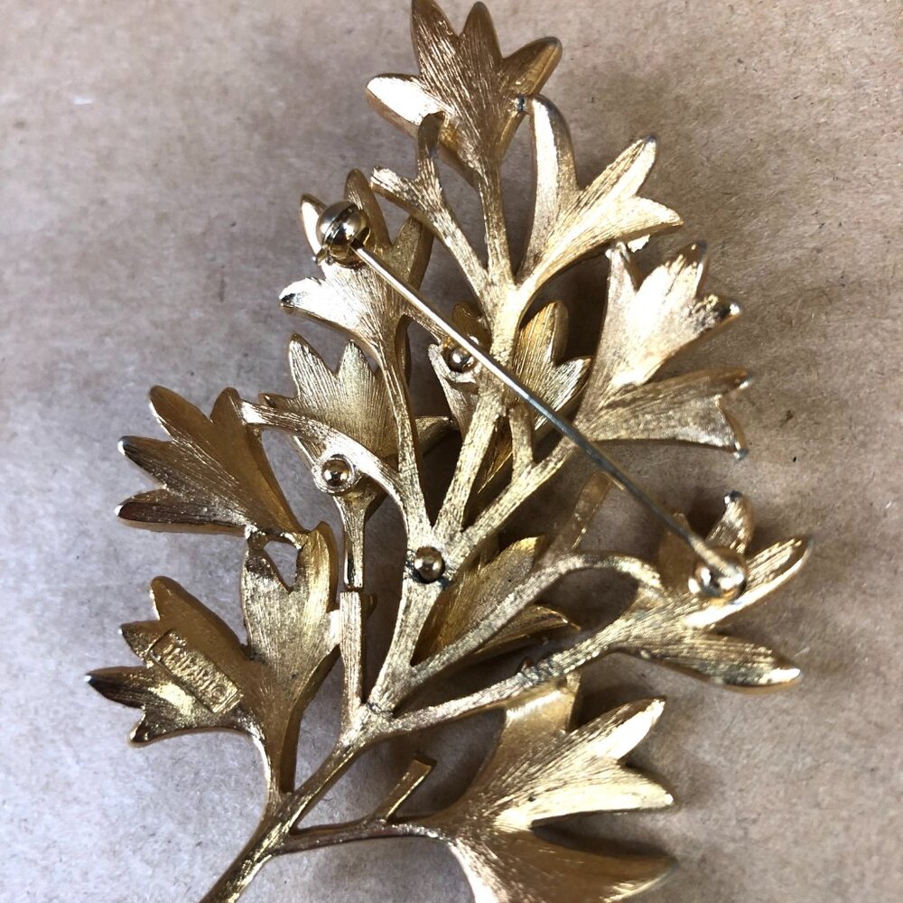 Vintage Crown Trifari Gold Tone Leaf Branch Brooch Pin Mid Century Modern - Picture 4 of 5